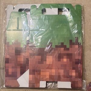 Minecraft 12 treat goodie Pixelated Green and Brown Gift Boxes